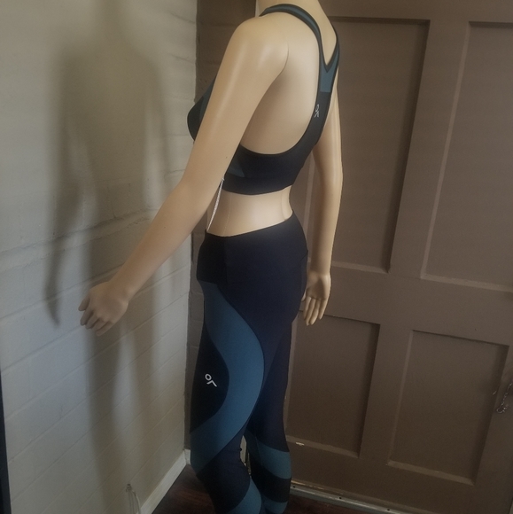 Sport top and leggin - Picture 4 of 4